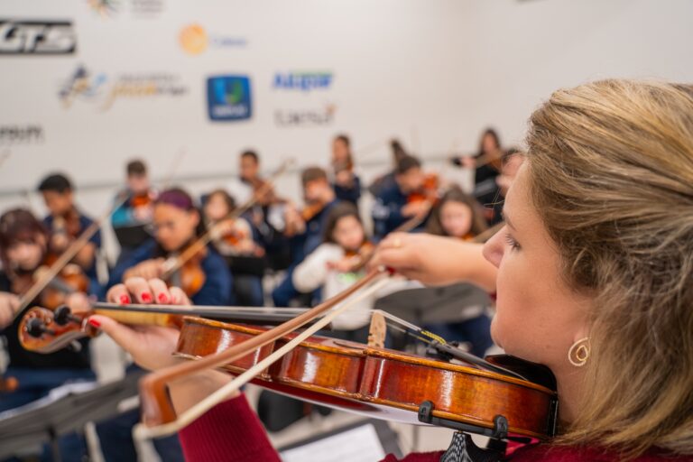 2025-09-30-191757-OJL-AULAS_VIOLINO-DSC06882