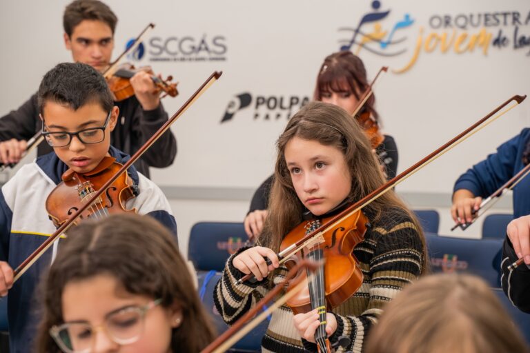 2025-09-30-192558-OJL-AULAS_VIOLINO-DSC06977