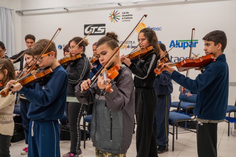 2025-09-30-192631-OJL-AULAS_VIOLINO-DSC06994