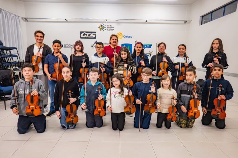 2025-09-30-193201-OJL-AULAS_VIOLINO-DSC07004